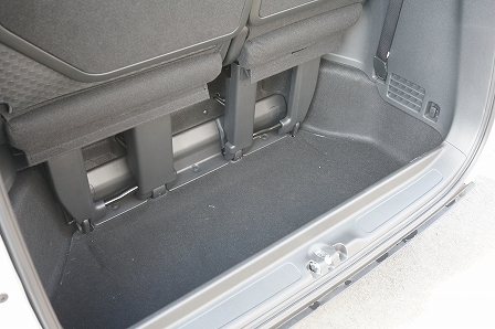 床下収納が無い 新型ステップワゴンの荷室の欠点